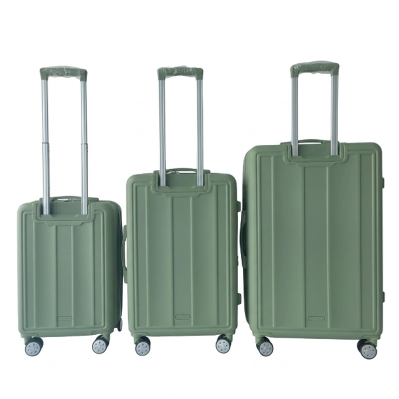 Three-piece luggage ensemble